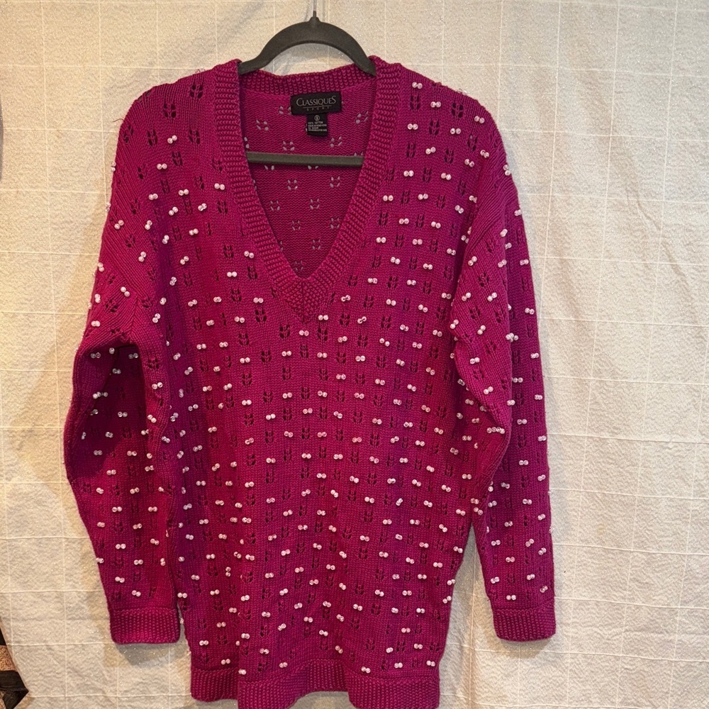 Classiques Entier Women's V-Neck Sweater in Fuchsia
